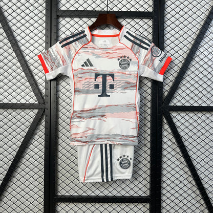 KIT Enfant Bayern Munich Extérieur 25/26 - vue 1