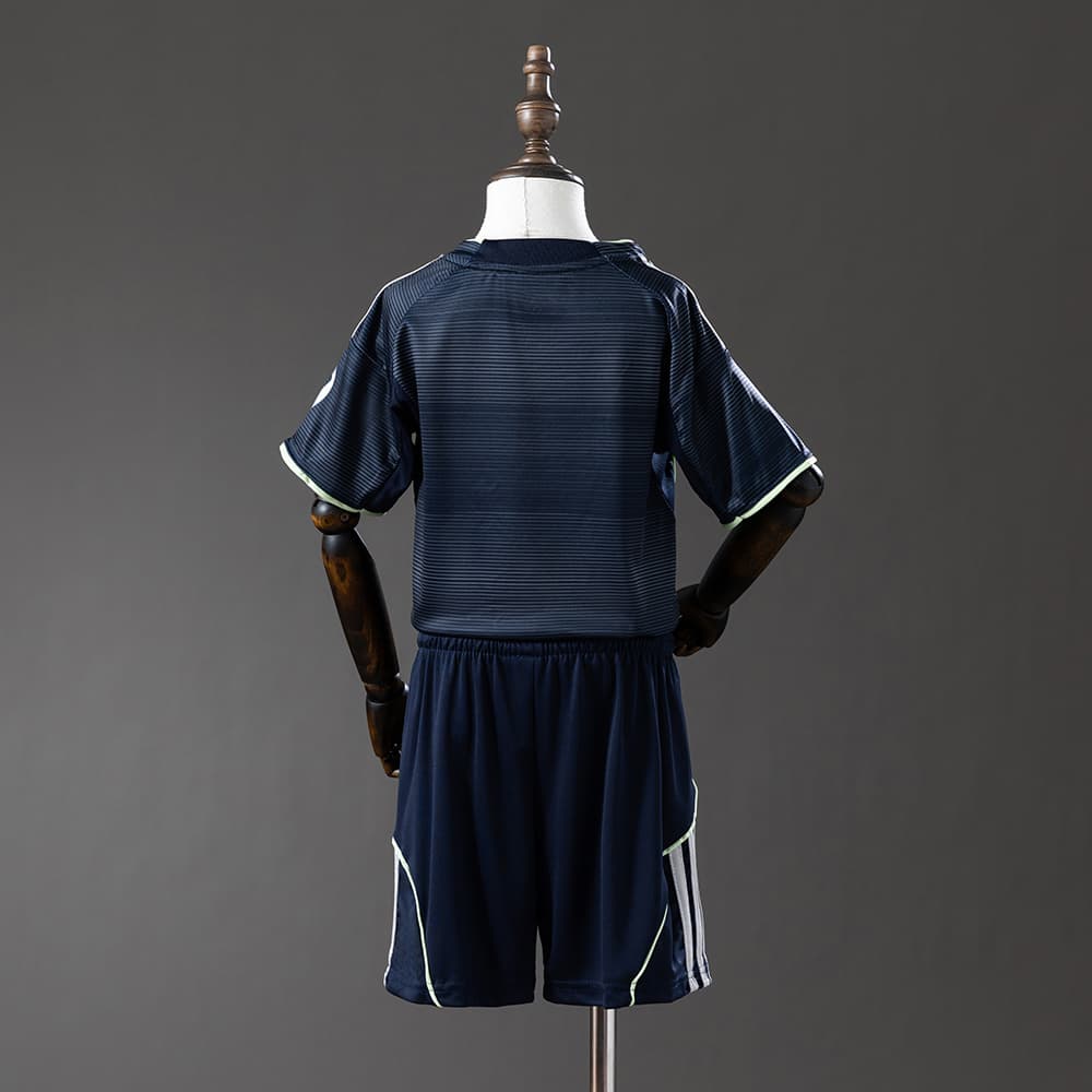 KIT Enfant Real Madrid Extérieur 25/26 - vue 2