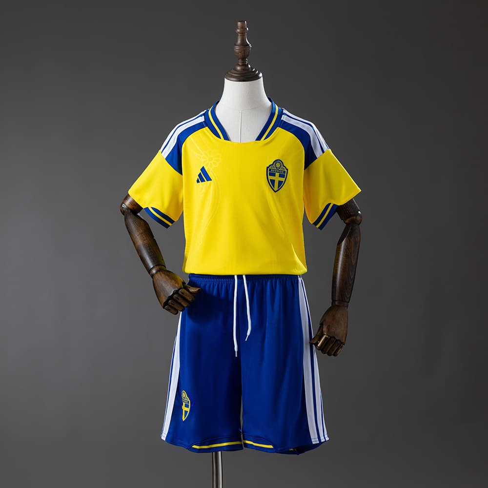 Kit Enfant Suède Domicile Coupe du Monde 2026 - vue 1